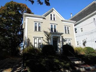85 Oak St, Providence, RI 02911-2717