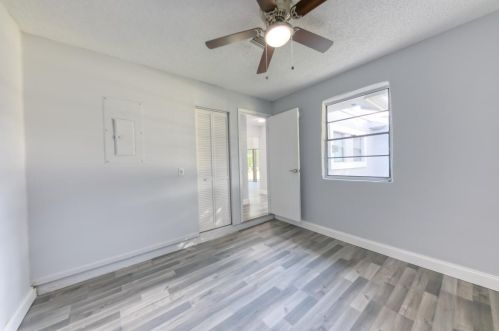 9147 Bedford Dr, Boca Raton FL 33434-5512 exterior