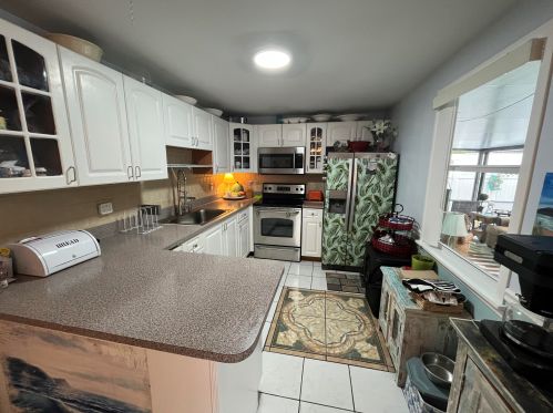 201 Thornhill Dr, Fort Pierce FL  34984-4467 exterior