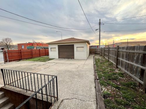 7458 Constance Ave, Chicago IL 60649-3120 exterior