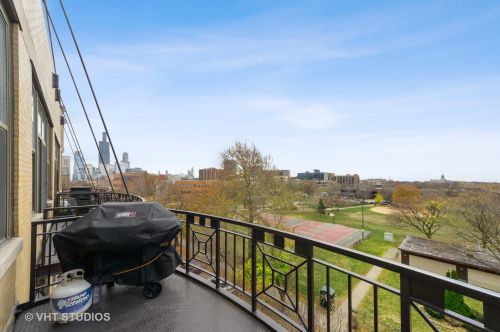 1330 Monroe St, Chicago IL  60607-2538 exterior