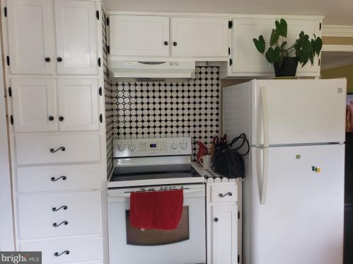 860 Pat Ln, Huntingtown MD exterior