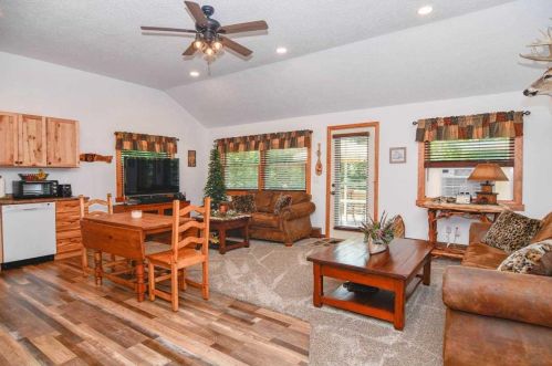 9789 White Lake Rd, Suring, WI 54174-9666