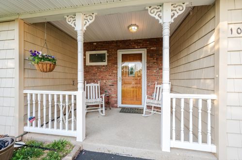 10 Bettina Ct, Huntington Station, NY 11746-3400