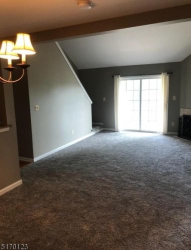 137 Barrister Dr, Kinnelon NJ  07405-3251 exterior