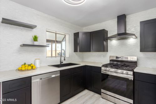 734 Carter Rd, Phoenix AZ  85042-5530 exterior