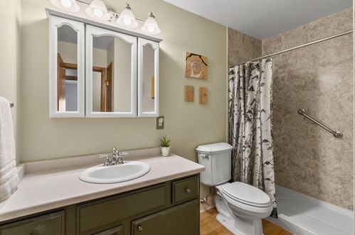 1605 Tarragon Dr, Madison WI  53716-1858 exterior