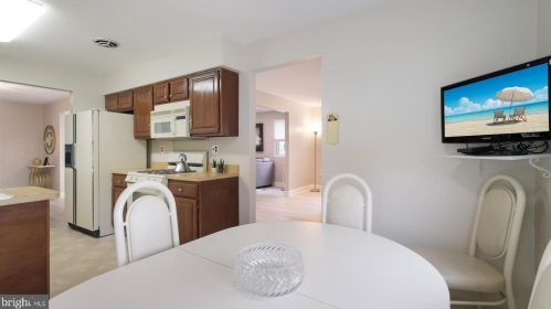 157 Pheasant Ln, Huntingdon Valley PA 19006-3105 exterior