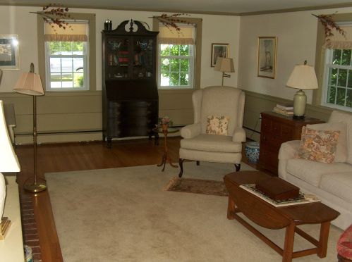 17 Brookside Dr, Concord, NH 03301-2712