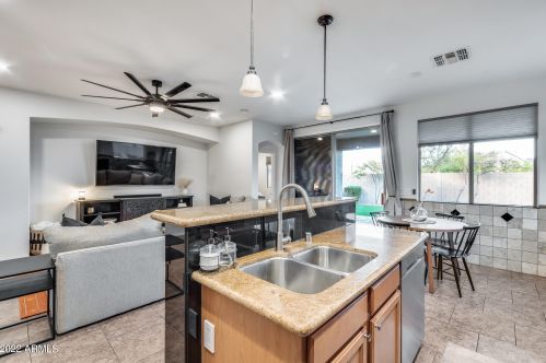 42007 45th Dr, Phoenix AZ  85086-1445 exterior