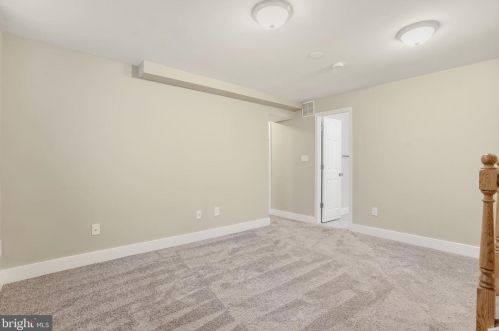 2811 Joseph Makell Ct, Alexandria VA 22306-2840 exterior