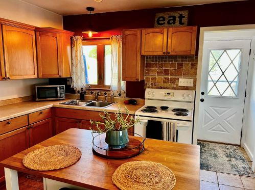 2560 64th St, Milwaukee, WI 53219-2629