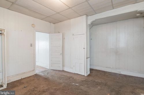 5731 Chestnut, Philadelphia PA 19104-3015 exterior