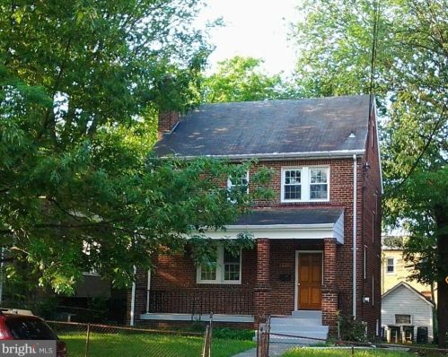 3910 Yuma St, Washington DC  20016-2245 exterior