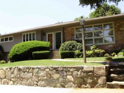 67 Oak Hill St, Newton, MA 02459-3454