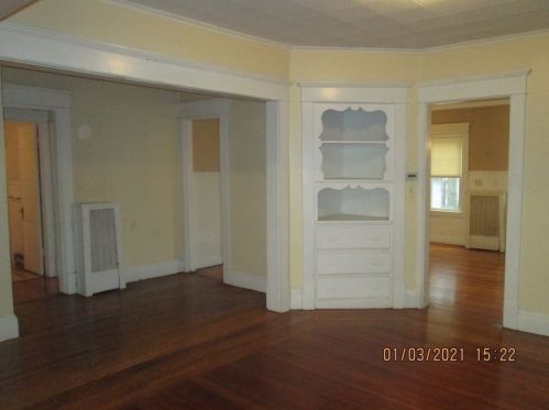 24 Henry Harris St, Chicopee MA 01020 exterior