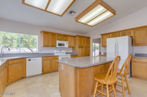 1216 Benson Ln, Chandler, AZ 85224-3923