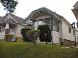 3827 9, Milwaukee WI  53206-3310 exterior