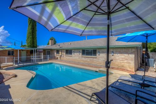 6840 Baker St, Tucson AZ  85710-2229 exterior