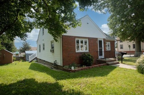 69 Job St, Providence, RI 02904-1529