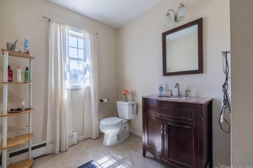 20 Robin Rd, Seymour CT 06483-3225 exterior