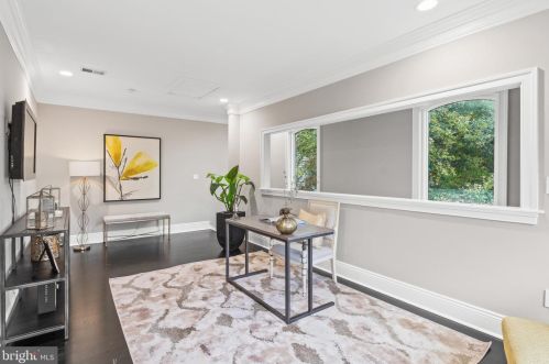 1645 Kirby Rd, Mc Lean VA  22101-3240 exterior