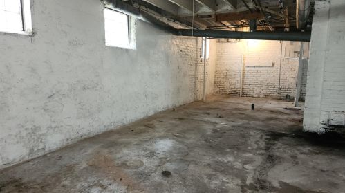 2452 21 St, Milwaukee WI 53206-1557 exterior