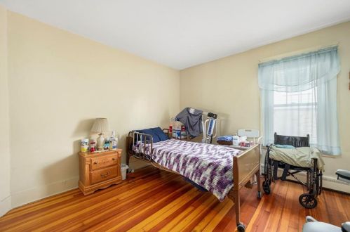 1041 Park Ave, Woonsocket RI 02895-4773 exterior