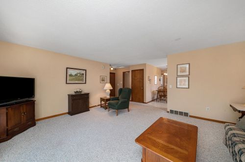 5108 Grn Mdw Rd, Kalamazoo MI 49009-1256 exterior