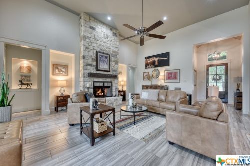 1044 Pegasus Dr, Spring Branch TX 78070 exterior