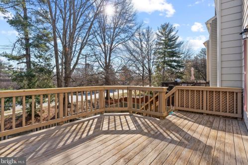 7449 Duddington Dr, Alexandria VA 22315-3849 exterior