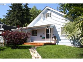 2344 Cleveland St, Eugene OR  97405-1648 exterior