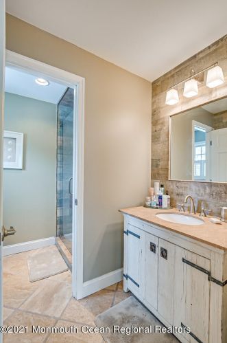 50 Farm Rd, Middletown NJ 07748-3703 exterior