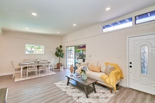 511 Rosslynn Ave, Fullerton CA  92832-2725 exterior