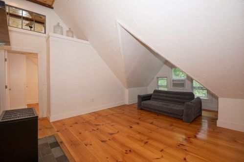 19 Circuit Ave, Worcester MA 01603-2150 exterior