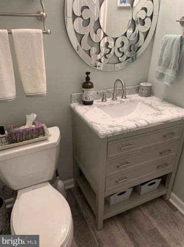 208 Carson Ter, Huntingdon Valley PA  19006-4718 exterior