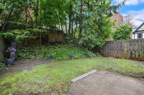 400 Noble St, Pittsburgh PA 15215-2638 exterior