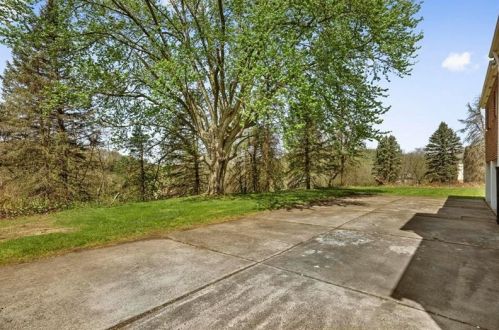 1253 Lakewood Ave, Pittsburgh PA 15229-1729 exterior