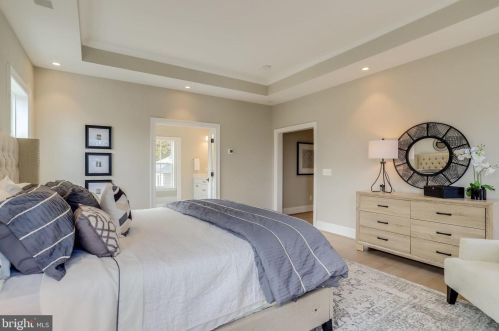 2733 1 St, Arlington VA 22203-2639 exterior