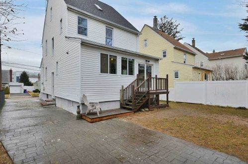 91 Amherst Rd, Valley Stream NY 11581-3314 exterior