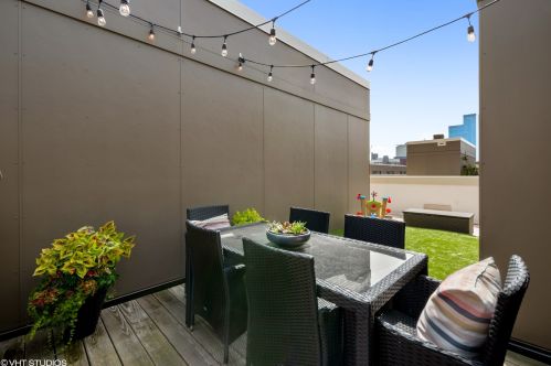 1634 Prairie Ave, Chicago IL  60616 exterior