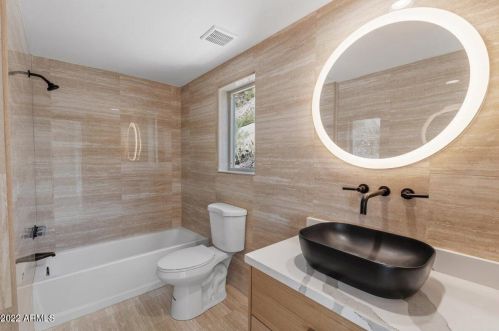 1825 Cinnabar Ave, Phoenix AZ  85020-1916 exterior