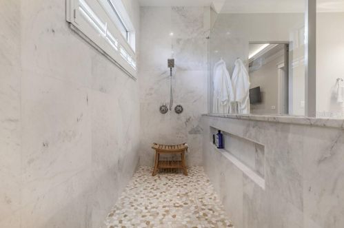 305 Hanna Ave, Tampa FL  33604-6633 exterior