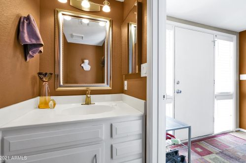 4031 Charter Oak Rd, Phoenix AZ 85032-7470 exterior