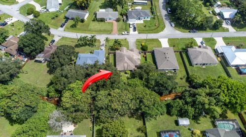 534 Sagamore Ter, Fort Pierce FL 34983-1240 exterior