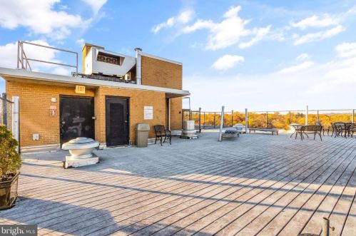 2030 Adams St, Arlington VA 22201-3749 exterior