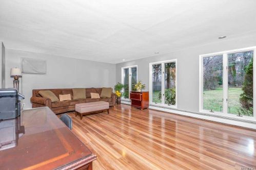 1345 Locust Ave, Bohemia NY 11716-2183 exterior