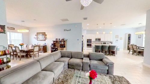 898 Curtis St, Fort Pierce FL 34983-1935 exterior