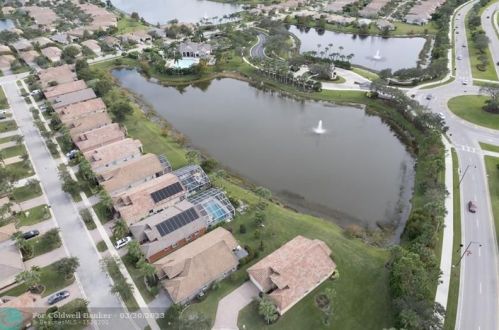 9597 Lindale Trace Blvd, Fort Pierce FL  34987-2439 exterior