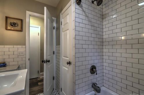 149 Park Ave, Derby CT 06418-1636 exterior